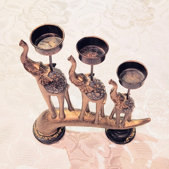2 piece gold Tone Elephant statue/Figurines, tea light holders - Picture 4 of 7
